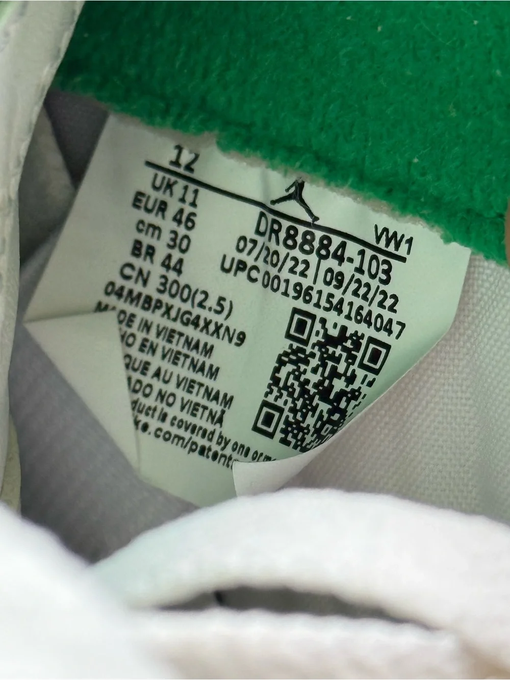 AUTHENTIC Jordan 2 Lucky Green size 12 DR8884-103 2023 PRE-OWNED